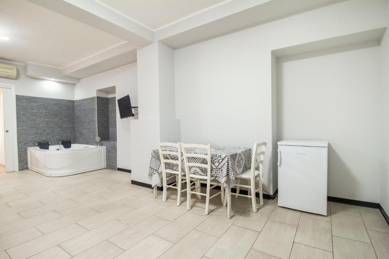 Royal Playa Suite And Apartament -Private Parking- Self Chek Out Catânia Exterior foto