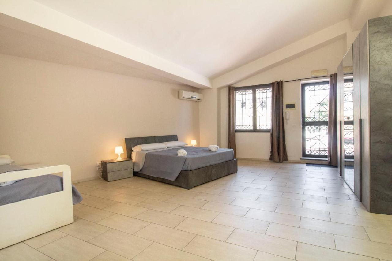 Royal Playa Suite And Apartament -Private Parking- Self Chek Out Catânia Exterior foto
